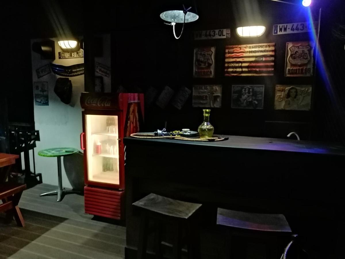 Le Petit Hotel & Restaurant Негомбо Экстерьер фото
